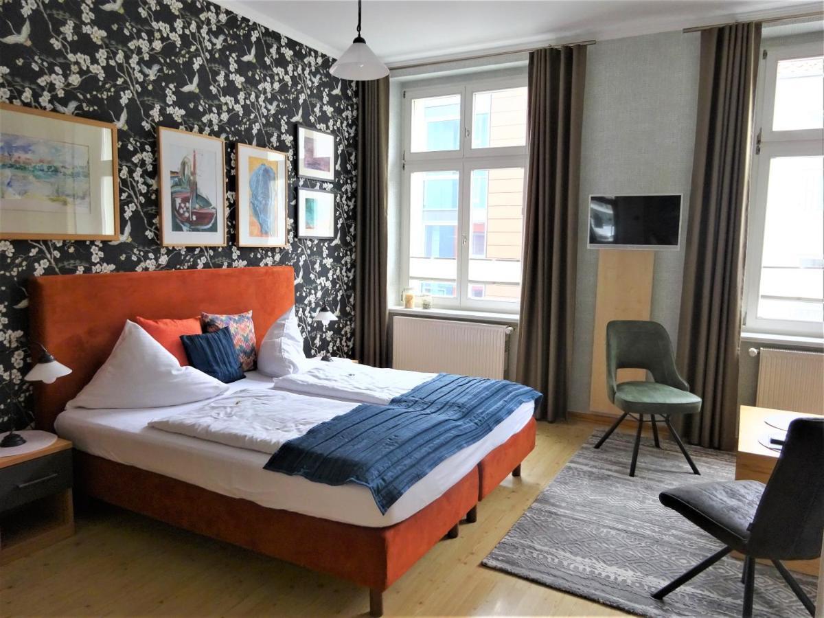 Hotel Pension Zur Faehrbruecke シュトラールズント エクステリア 写真