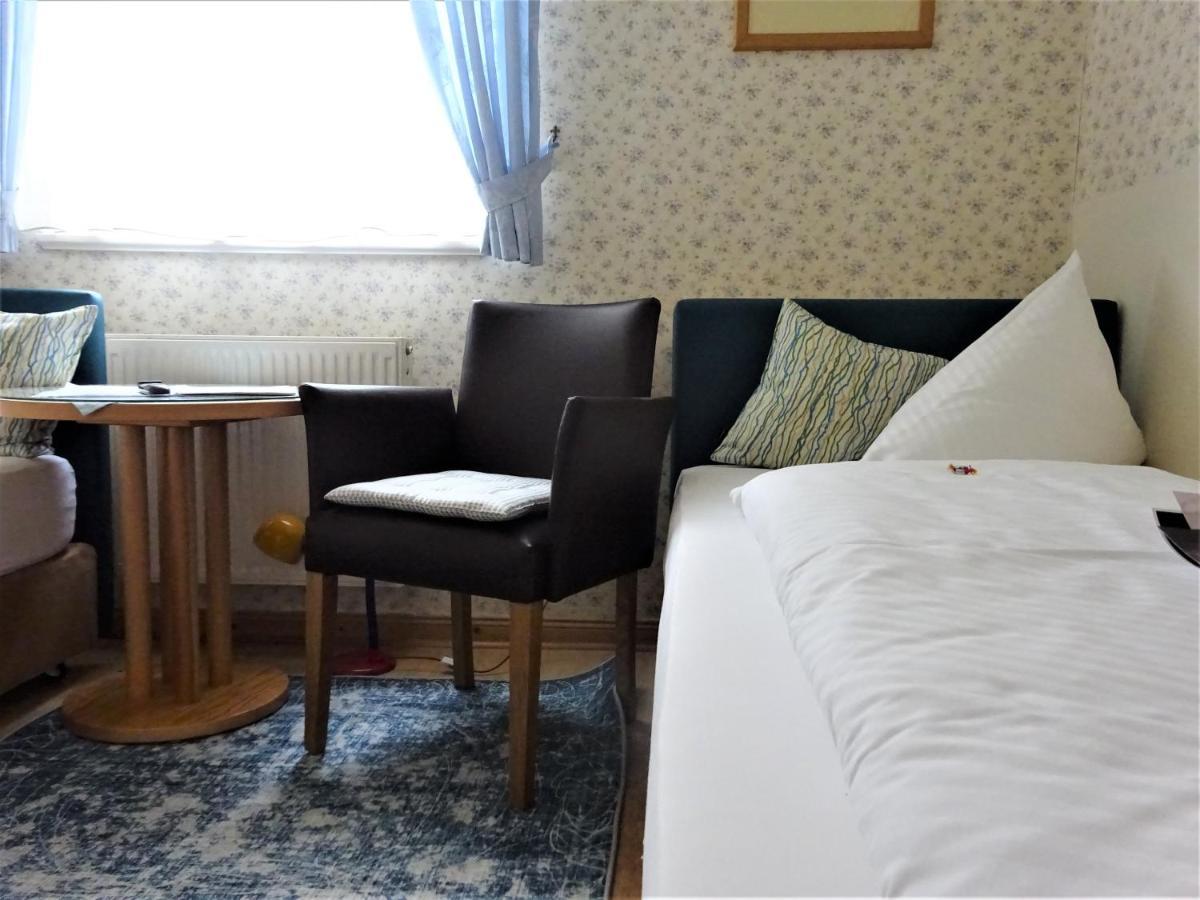 Hotel Pension Zur Faehrbruecke シュトラールズント エクステリア 写真