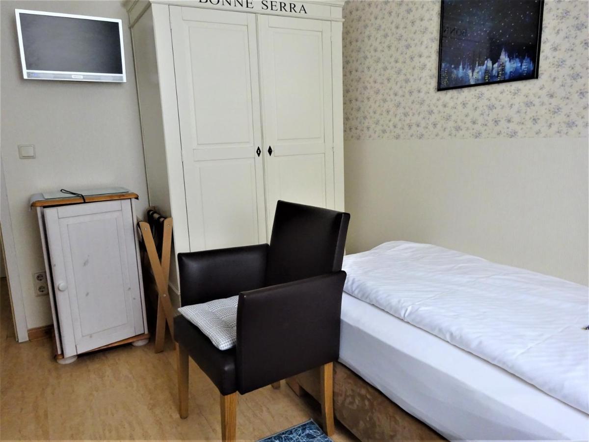 Hotel Pension Zur Faehrbruecke シュトラールズント エクステリア 写真