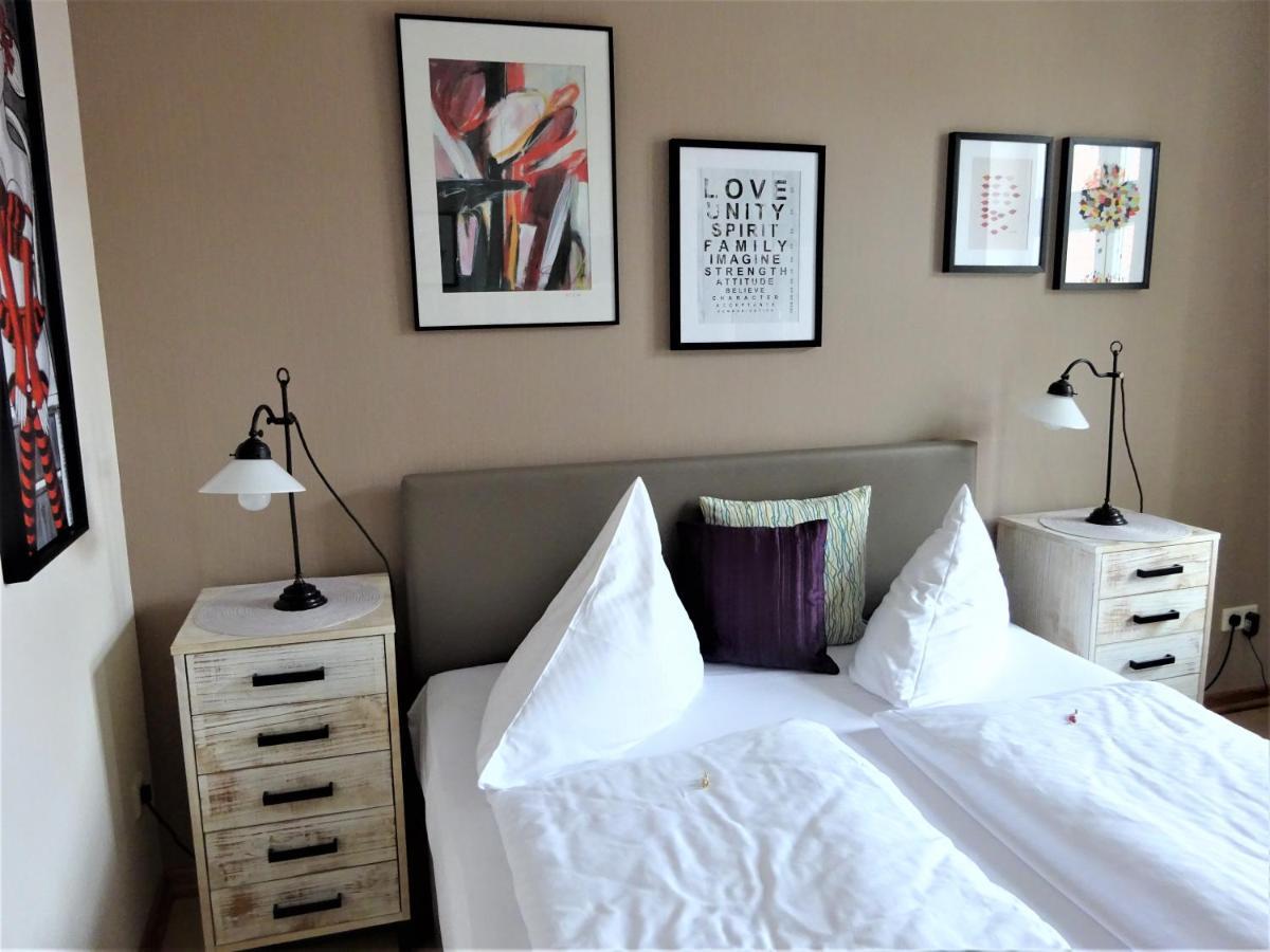 Hotel Pension Zur Faehrbruecke シュトラールズント エクステリア 写真