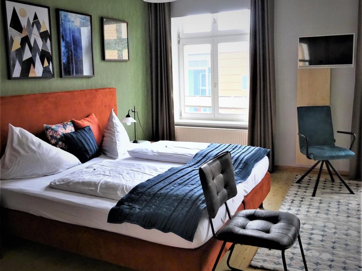 Hotel Pension Zur Faehrbruecke シュトラールズント エクステリア 写真