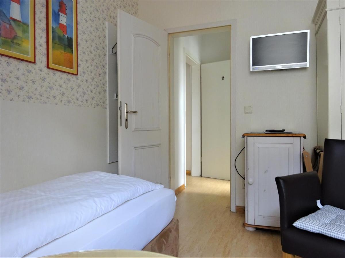Hotel Pension Zur Faehrbruecke シュトラールズント エクステリア 写真