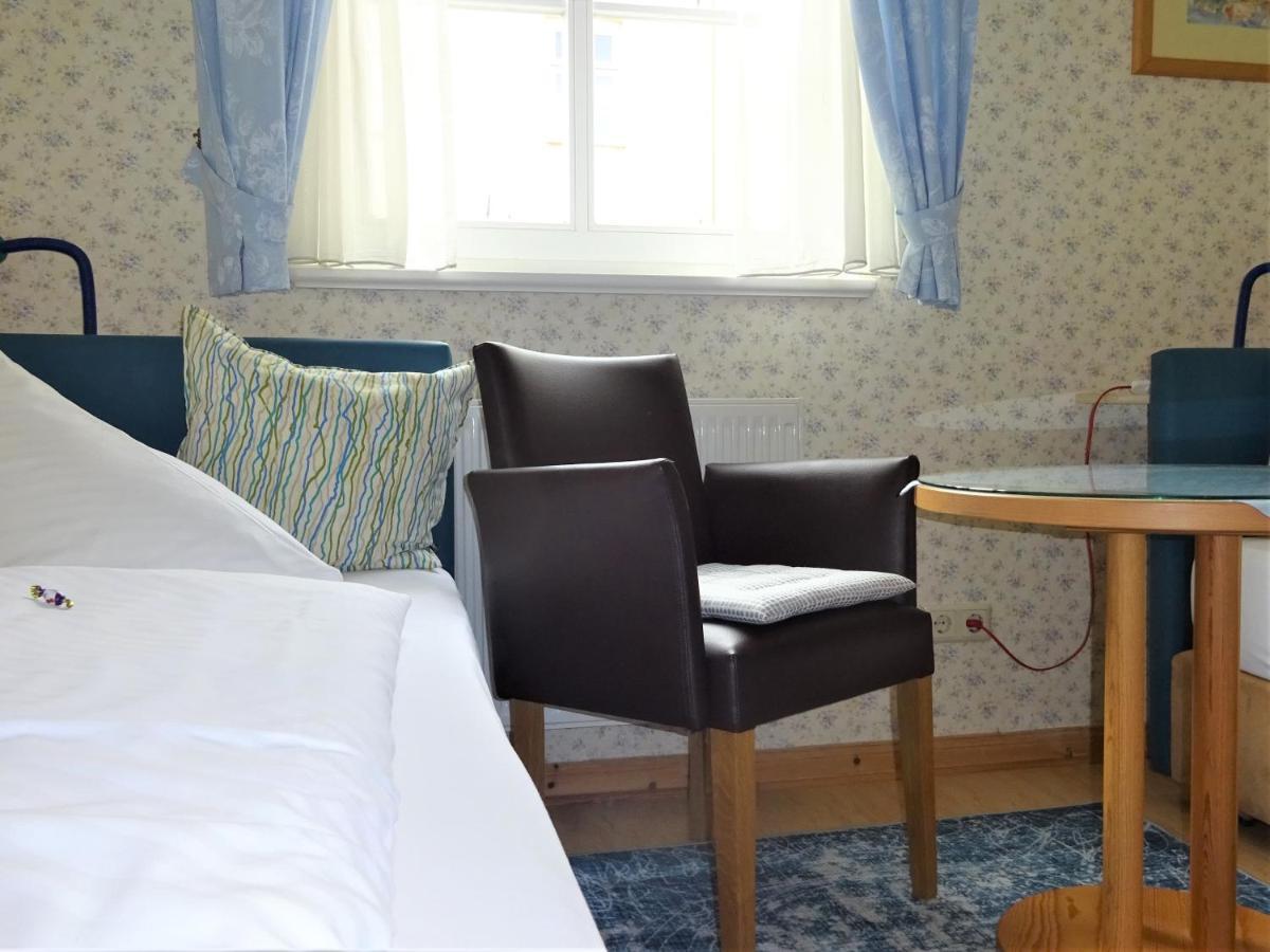 Hotel Pension Zur Faehrbruecke シュトラールズント エクステリア 写真
