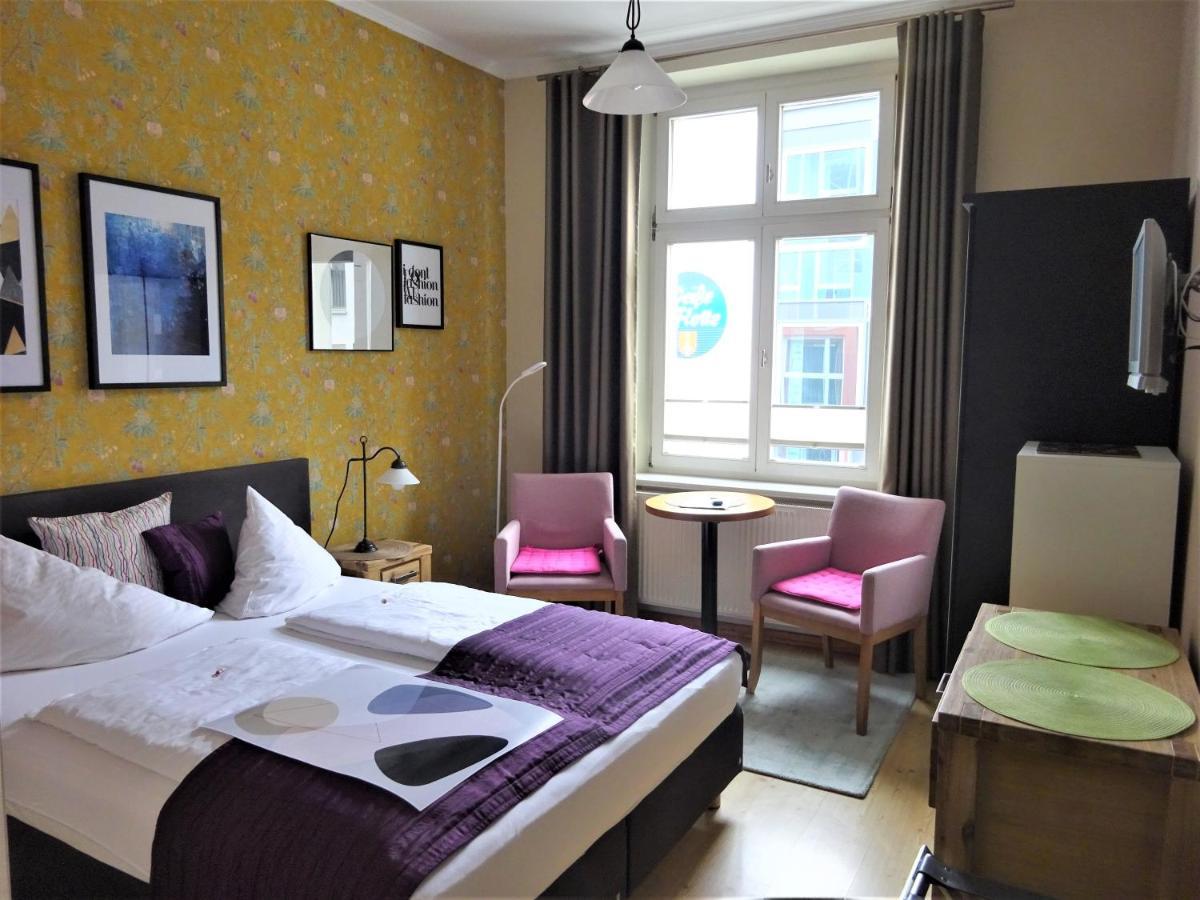 Hotel Pension Zur Faehrbruecke シュトラールズント エクステリア 写真