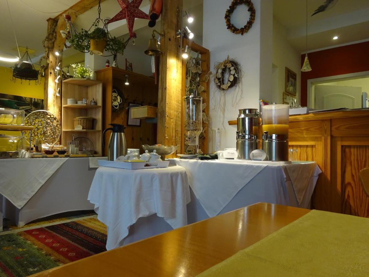 Hotel Pension Zur Faehrbruecke シュトラールズント エクステリア 写真