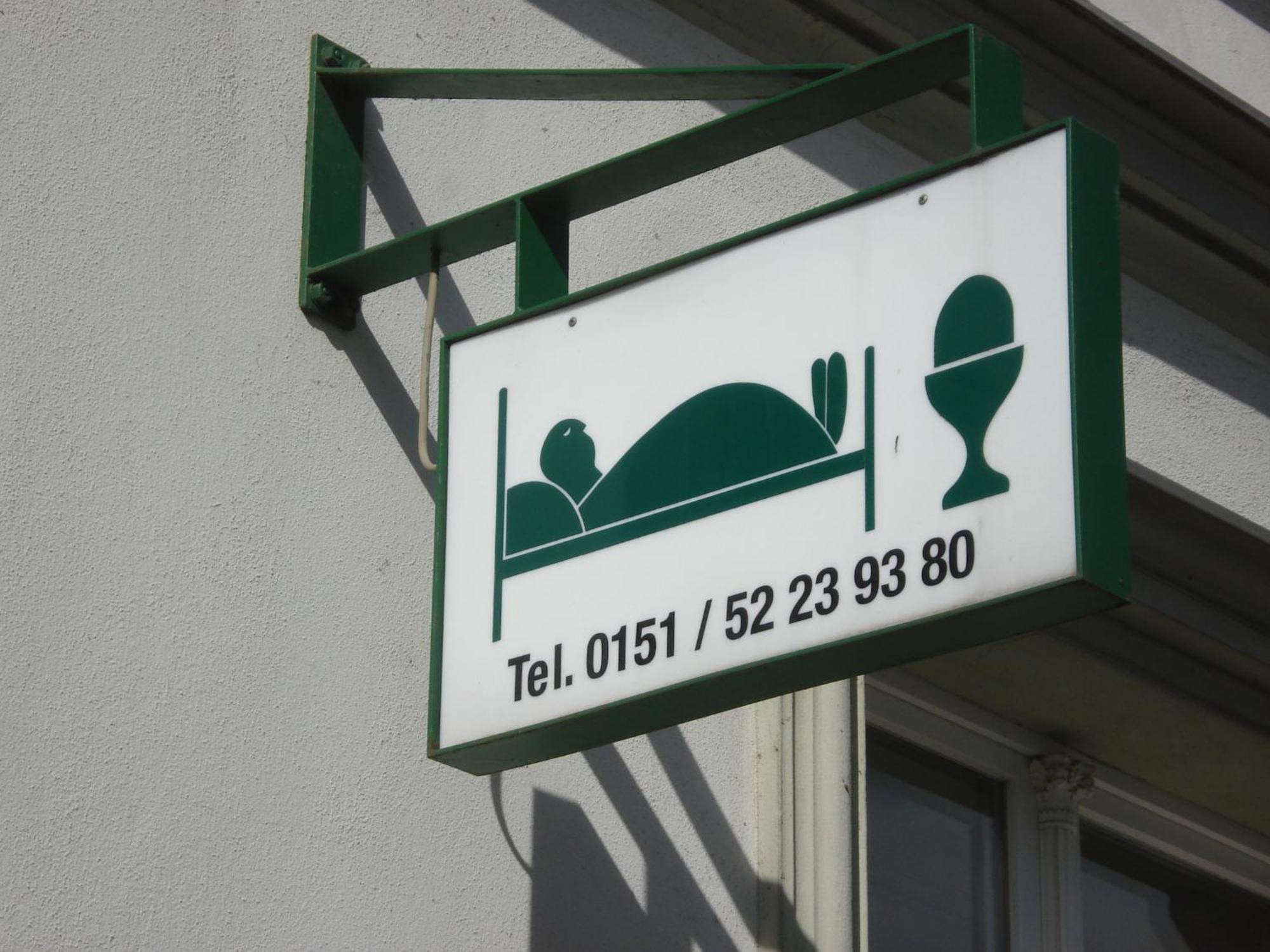 Hotel Pension Zur Faehrbruecke シュトラールズント エクステリア 写真